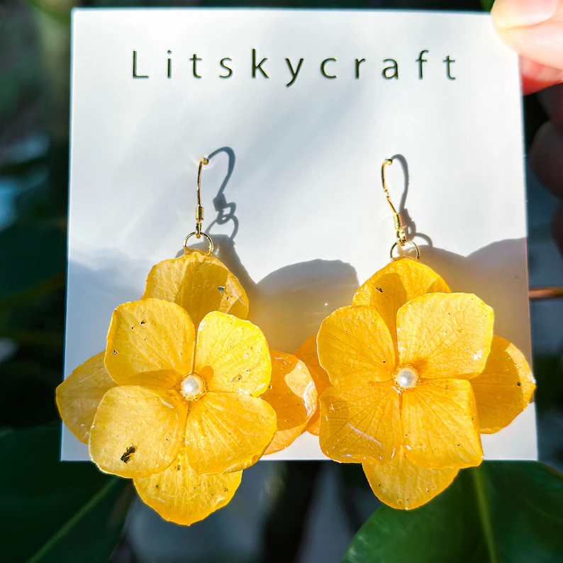 Real Hydrange Flower Earring